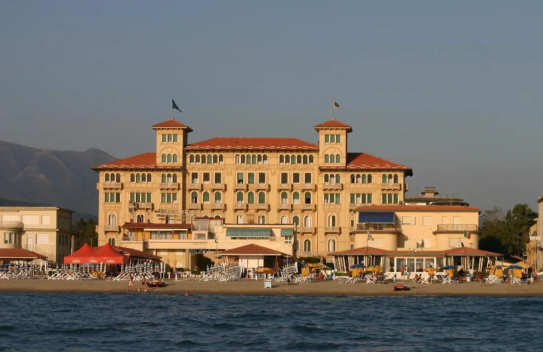 Grand Hotel Royal-1